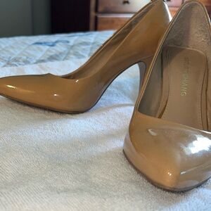 Tan Patton leather pumps from Arturo Chiang, size 6